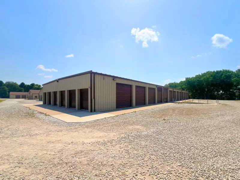 contractor bays and self storage units in wahoo